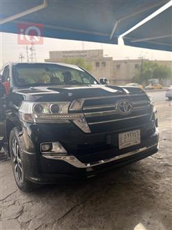 تۆیۆتا لاند کروزەر